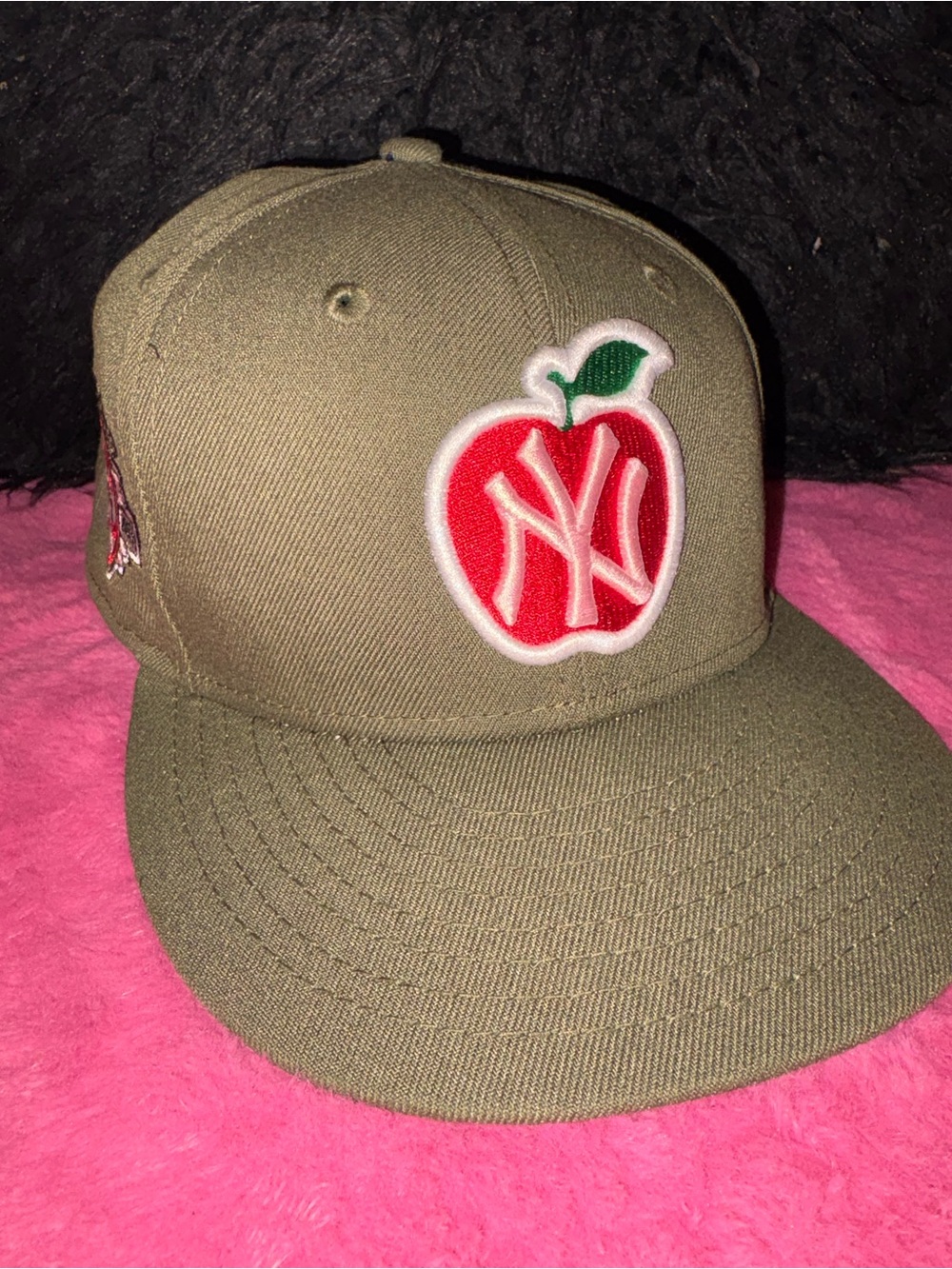 Yankee Fitted with Pink Brim